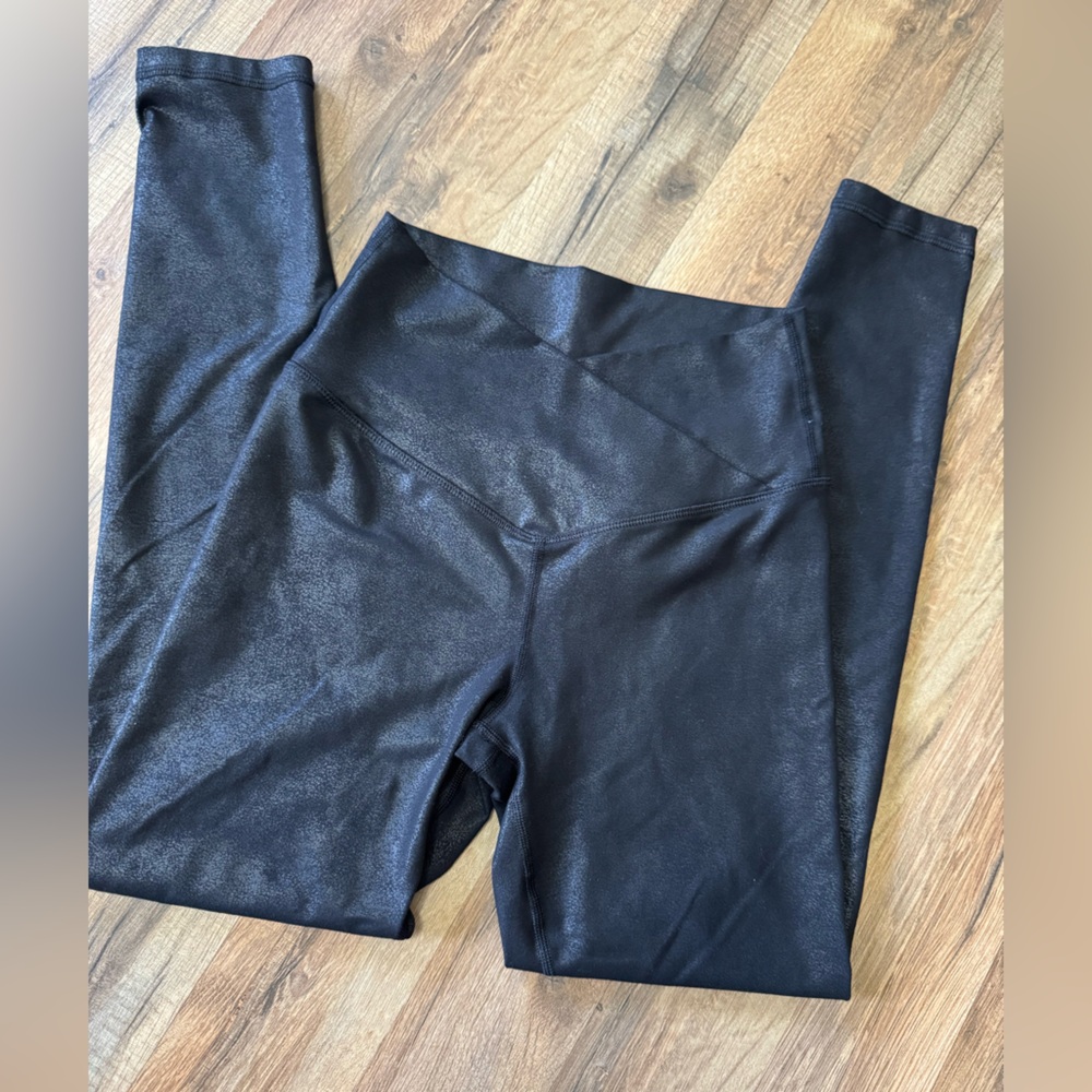 OFFLINE by Aerie The Hugger Metallic Crackle Crossover High Waisted Leggings M
